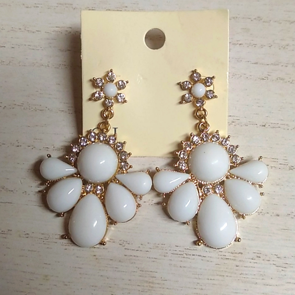 😻 3 For $15 Blinged Up White Lucite Gem Dangles
